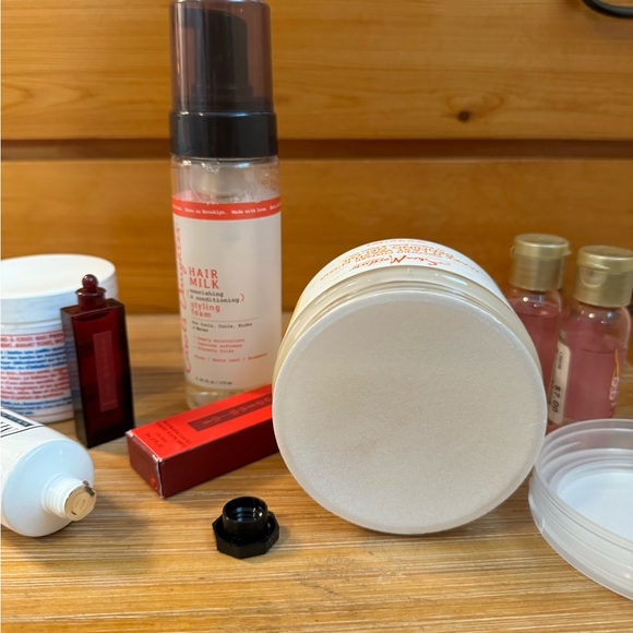 Carol’s Daughter, Shea Moisture, Egyptian Magic, Archipelago & More! - Picture 7 of 9